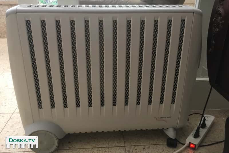 Обогреватель новый куплен в январе, пользовались только 3 месяца. есть