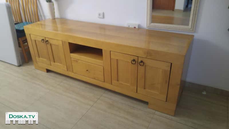 Отличная тумба для телевизора из хорошего дерева, очень качественная, выдерживает