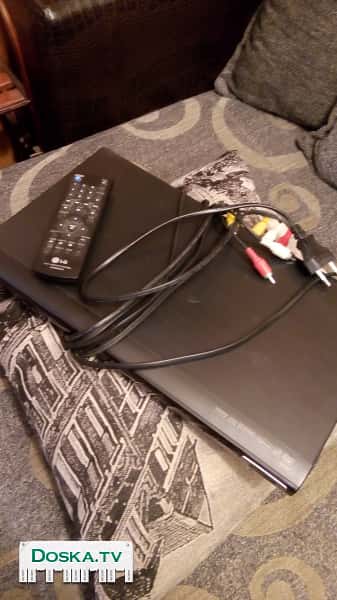 ДВД и СД проигрыватель.