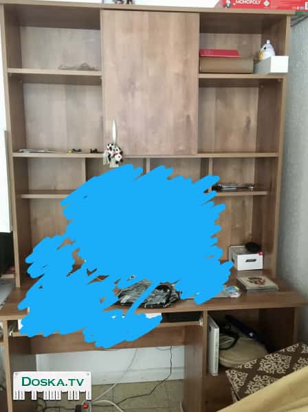 Рабочий стол, подойдет для детей.