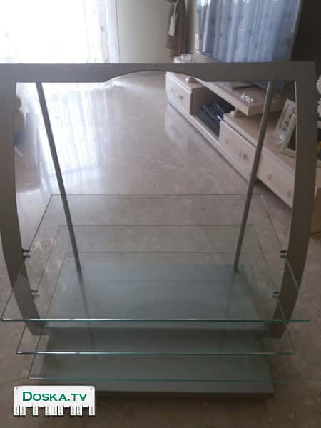 Стеклянный фирменный в новом состоянии столик!