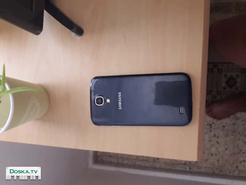 телефон б/у в отличном состоянии.