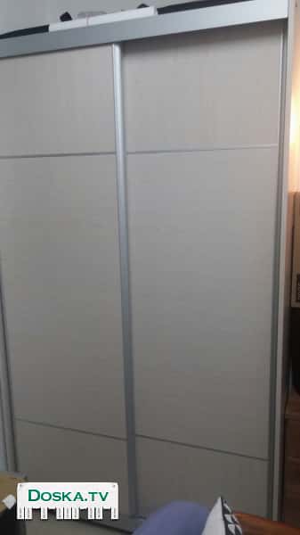 Продаю шкаф, состояние на 5, всего год в использовании. Продаю