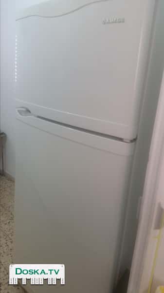 холодильник 600 литров. В хорошем состоянии. Белого цвета.