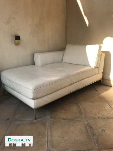 Кожаная белая софа IKEA в очень хорошем состоянии. Легко моется