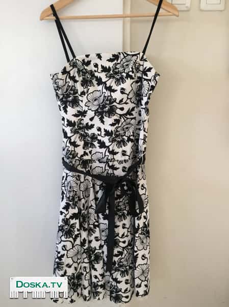 Платье белое с цветами и пояском, Renuar, размер 42, подойдёт