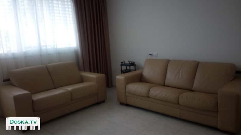 итальянский салон 3+2. кожа в нормальном состоянии