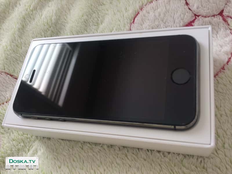 iphone 5s 16 gb оригинал. Все работает. Коробка, наушники.