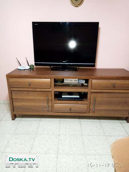 Деревянная тумба в салон, в отличном состоянии.