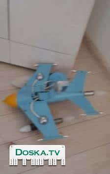 Люстра в детскую комнату в виде самолета.