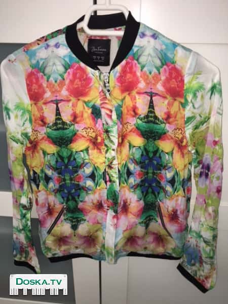 Цветная кофта на замке Zara хорошее состояние размер S