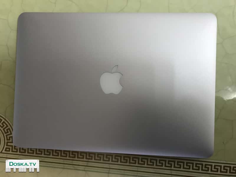 новый МАКБУК АИР 13.3 с английской и русской клавиатурой(получен в