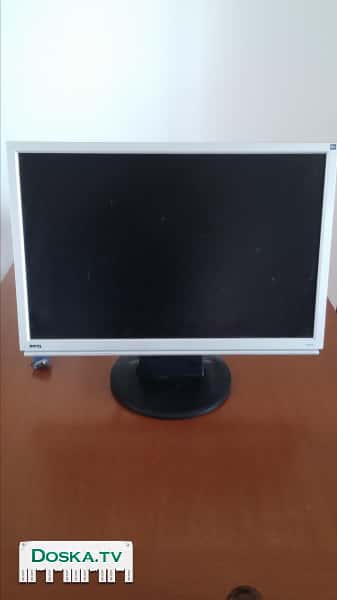 22 дюйма диагональ.