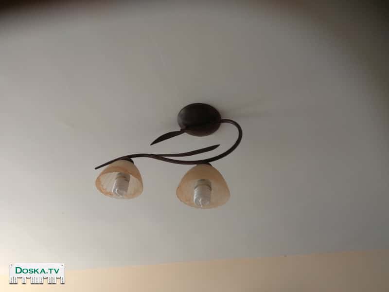 Две люстры для салона два и три рожка