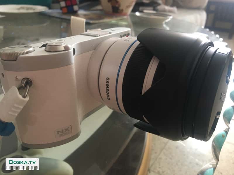 Матрица 23.5 x 15.7 мм, 20.3 Мп / объектив 18-55мм