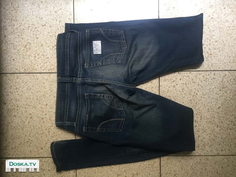 Классные джинсы, приятная джинса, потертые - рванные, модные. размер 25