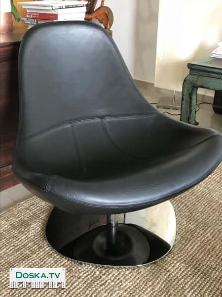 Кресло врашающееся, обивка-натуральная кожа, в прекрасном состоянии.