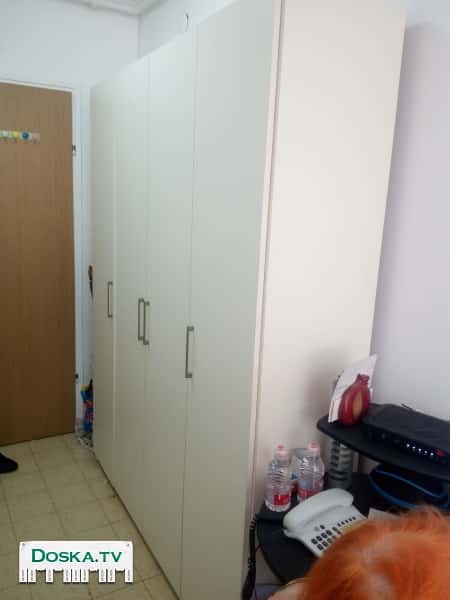 4-х створчатый шкаф с полками, цвет - слоновая кость (молочный).