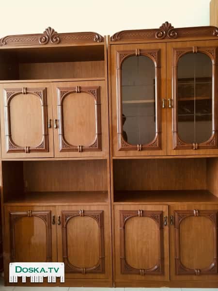 В отличном состоянии. Поможем разобрать. Сервант для книг или посуды.