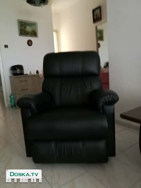 Продаю новое кожаное, ещё на гарантии ортопедическое кресло.