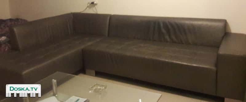 Угловой диван,Натуральная кожа В хорошем состоянии. Цвет темно серый