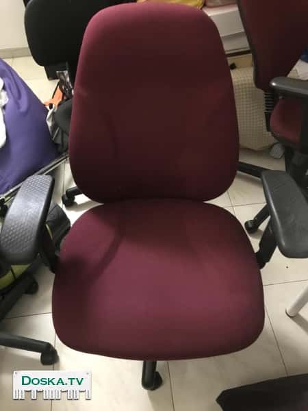 Стулья на колесиках - 200 шекелей каждый  Очень мягкие