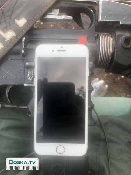 Хороший телефон, отлично работает Чистый экран, как новый 64GB