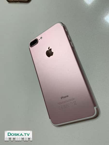 IPhone Seven Plus Pink 128 G в новом состоянии. Гибкая