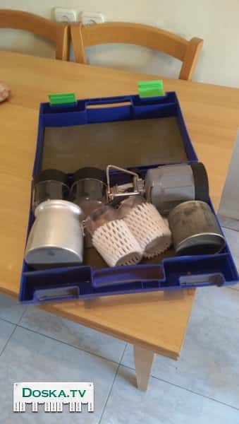 Газовая плитка для приготовления кофе в походных условиях.