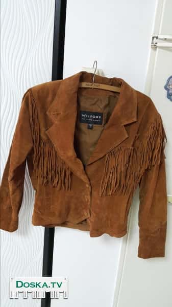 2 мужские куртки- размер 48-50 на невысокого. одна джинсовая- 120