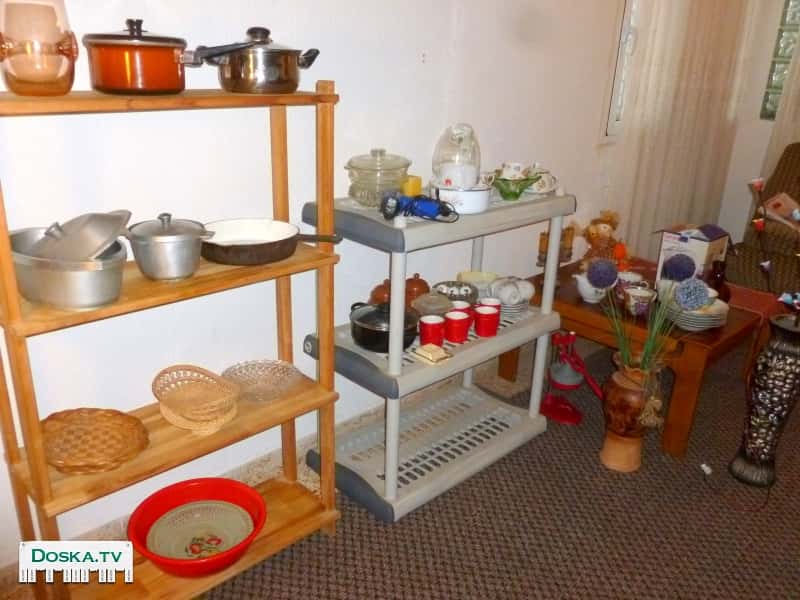 В Хайфе (Рамот Ремез) дешево  разная посуда, кастрюли, напольные