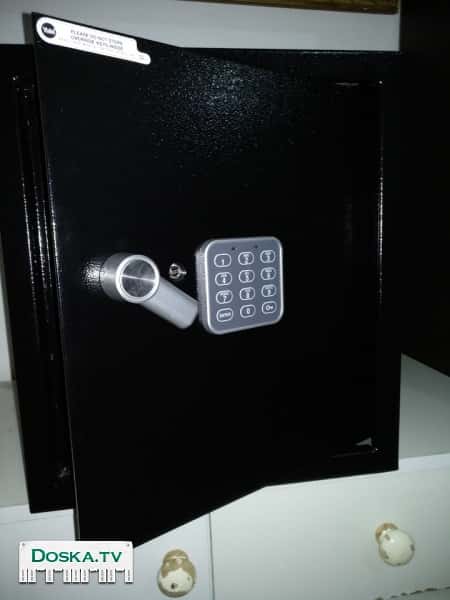 Продаю новый не пользованный сейф Цифровой сейф с клавиатурой для
