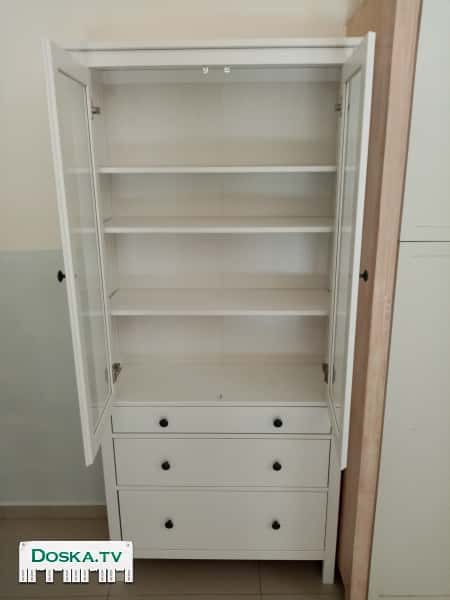 В связи с отъездом из Израиля продаю мебель. Сервант в