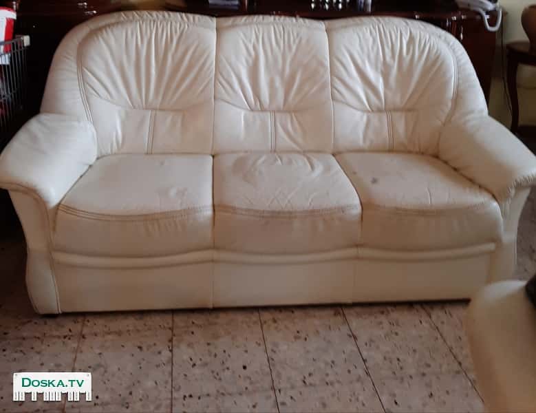 Кожаный диван немецкого производства, купленный в магазине DAX. Есть опция