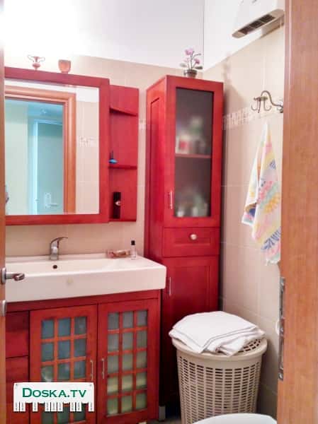 Пенал из полированного дерева. Размеры : 170 см. на 35