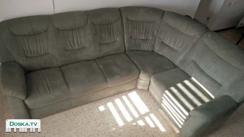 Продаю мягкий уголок(фирма DAX). Раскладывается в двухспальную кровать, в хорошем