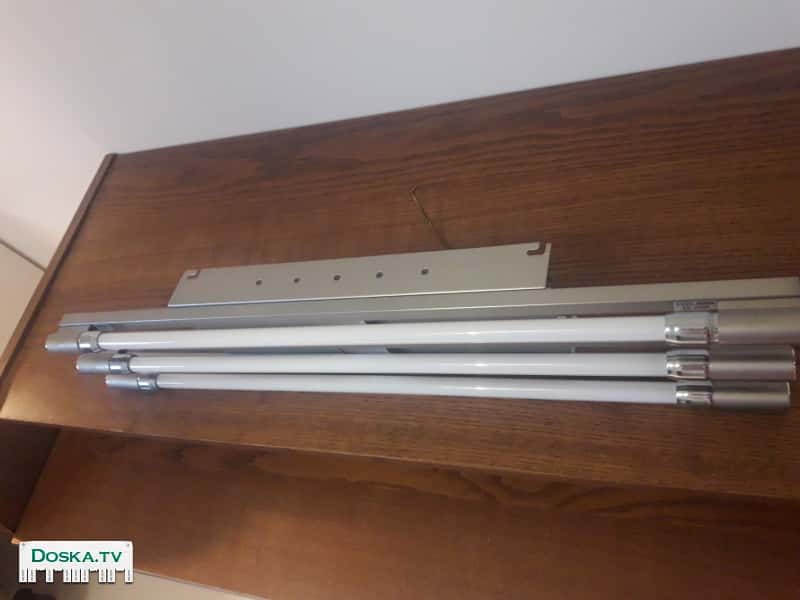 Потолочная люстра дневного света- 3 лампы. как новая. 24 W