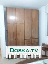 Шкаф для одежды светло коричневого цвета в отличном состоянии,