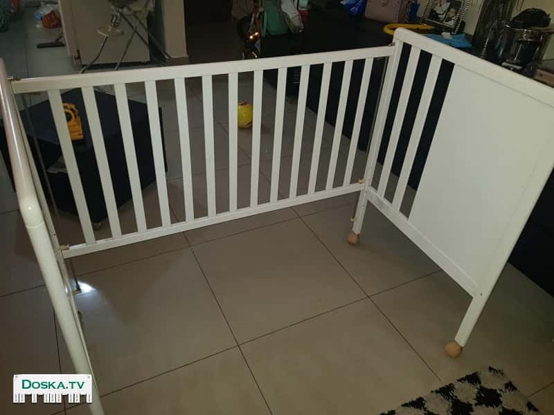 Продаю детскую кроватку без матраса. В хорошем состоянии.