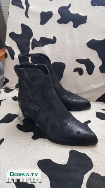 казаки.Новые.Кожа.Длина стельки примерно 26-27 см или 41-42 российский размер. 150