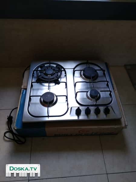 4 конфорки,ставится на шаиш