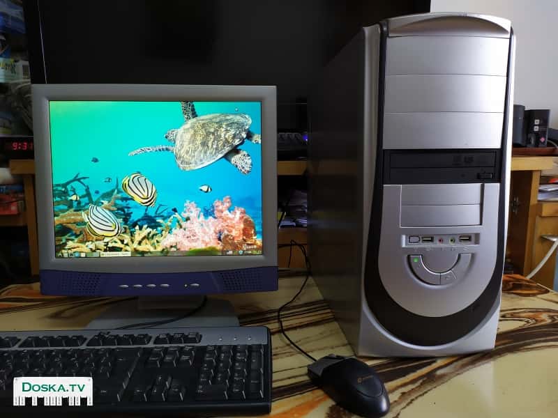 Компьютер , монитор , клавиатура , мышка , все шнуры