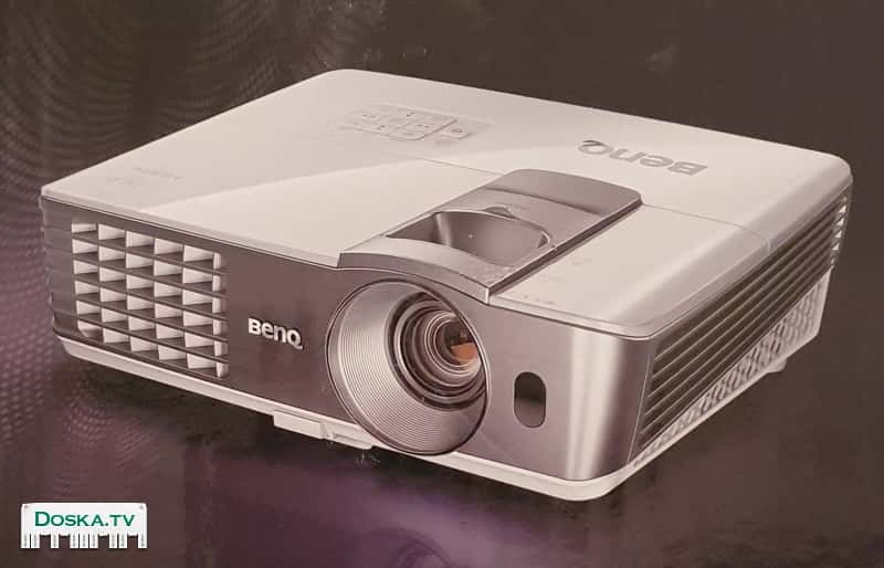 Продаю новый профессиональный проектор Benq W1070.