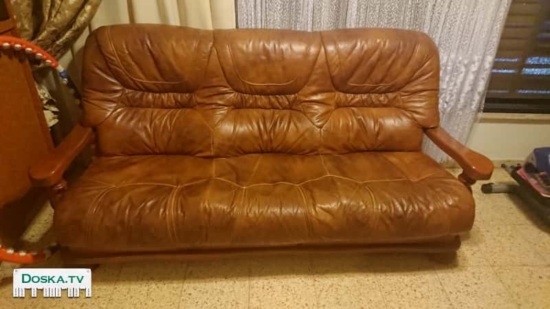 Кожаный диван тройка. Состояние очень хорошее