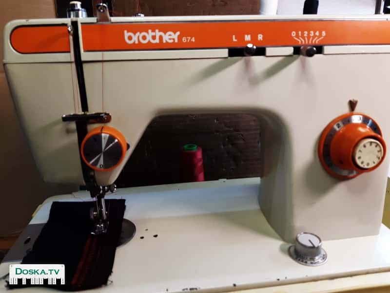 Домашняя швейная машинка Brother модель 674. В хорошем рабочем состоянии.
