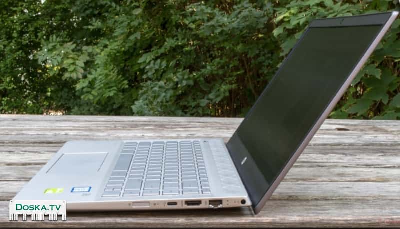 ноутбук почти новый в хорошем состояние