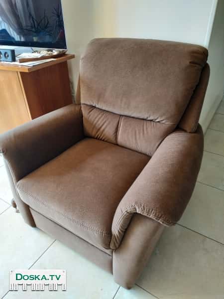 Кресло телевизионное, очень качественное , немецкое .