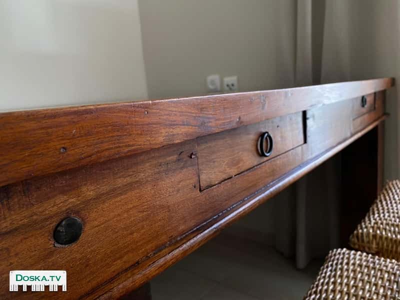 Обеденный стол + 8 стульев из соломы ручнои работы. Стол