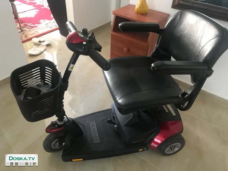 Электроколяска для инвалидов. Удобное, маневренное. Легко и просто передвигаться, как