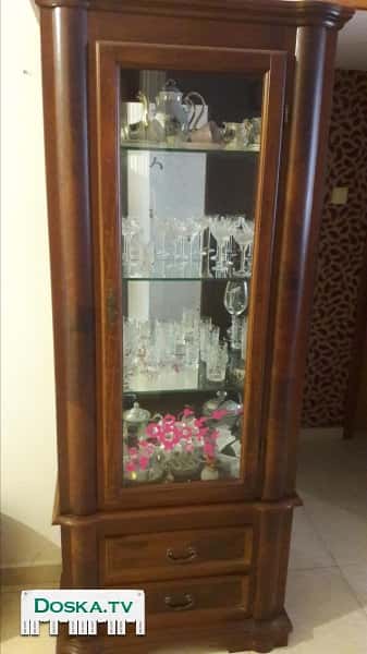 Витрина из натурального дерева 2200шк (вместо 6800шк)